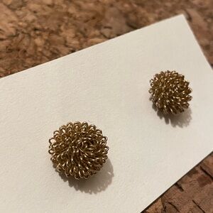 Vintage gold tone mesh rosettes post earrings 90’s
